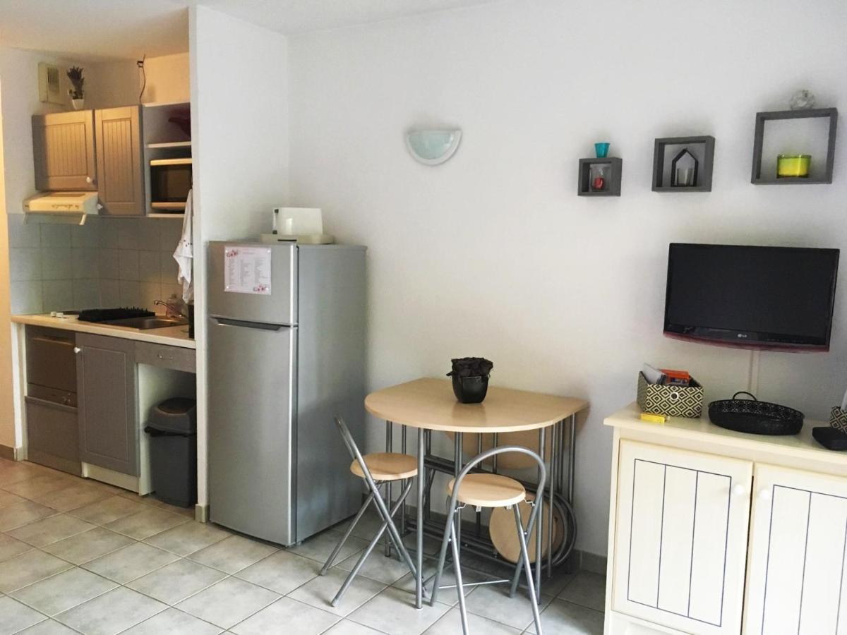 Sanary Sur Mer Appartement 30M2 T2 Avec Terrasse Piscine 10Min A Pied De La Plage Ngoại thất bức ảnh