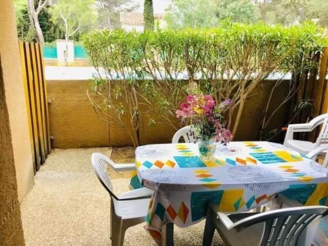 Sanary Sur Mer Appartement 30M2 T2 Avec Terrasse Piscine 10Min A Pied De La Plage Ngoại thất bức ảnh